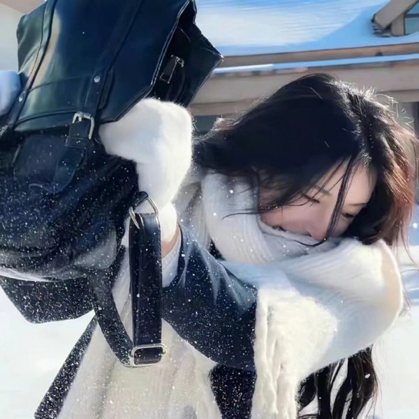 荡妇娜娜 封面